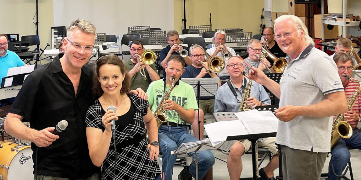 Big Band 82 - Probe mit Bandleader Rainer Heute, Sängerin Astrid Nowotny und Sänger Daniel Brusch