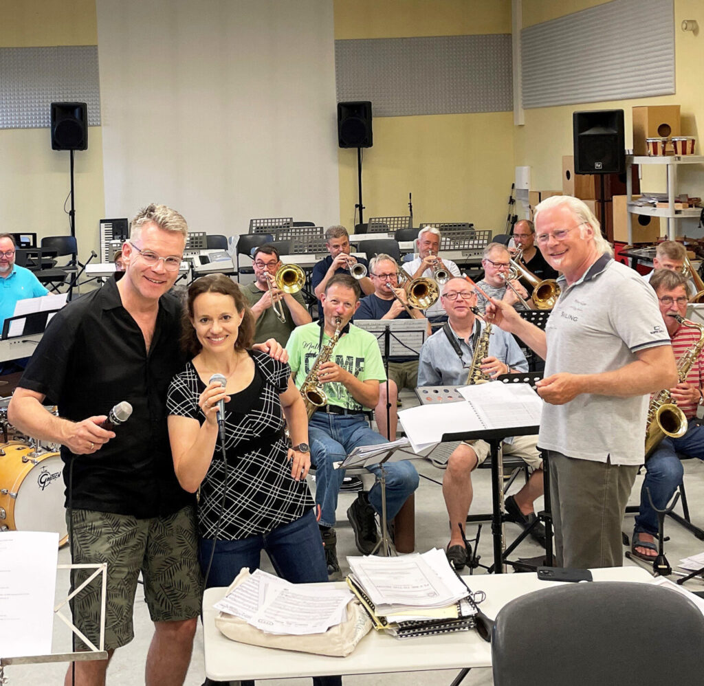 Big Band 82 - Probe mit Bandleader Rainer Heute, Sängerin Astrid Nowotny und Sänger Daniel Brusch